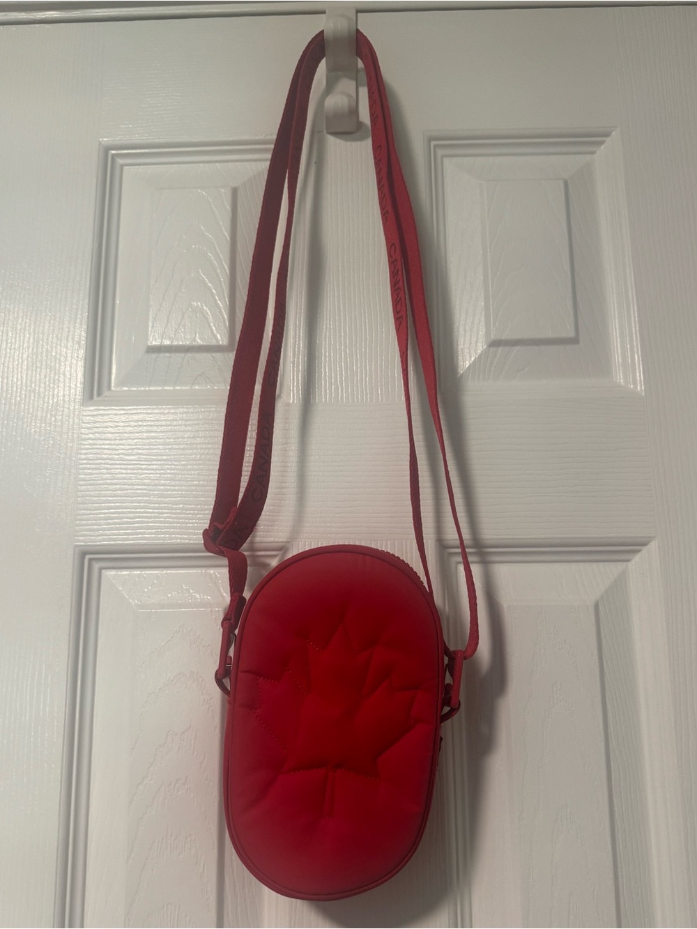 Lululemon Womenβs Red Crossbody or belt bag. Zippered, outside phone pocket